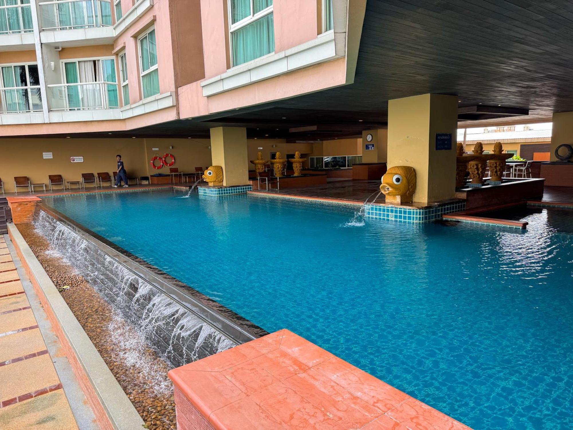 The Narathiwas Hotel & Residence Sathorn Bangkok Exterior photo